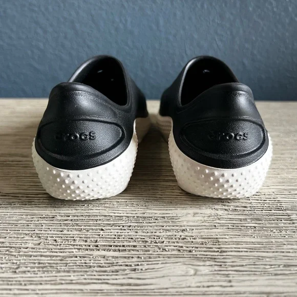 NEW!!! CROCS Kids Shoes in Black and White - Picture 4 of 6
